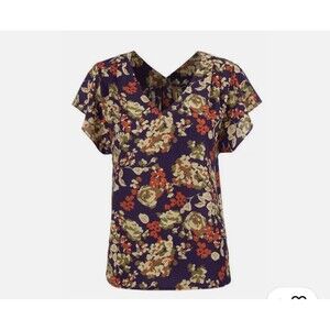Cabi A La Mode Blouse Size Small Floral Top Short Sleeve #4169 V-Neck Romantic